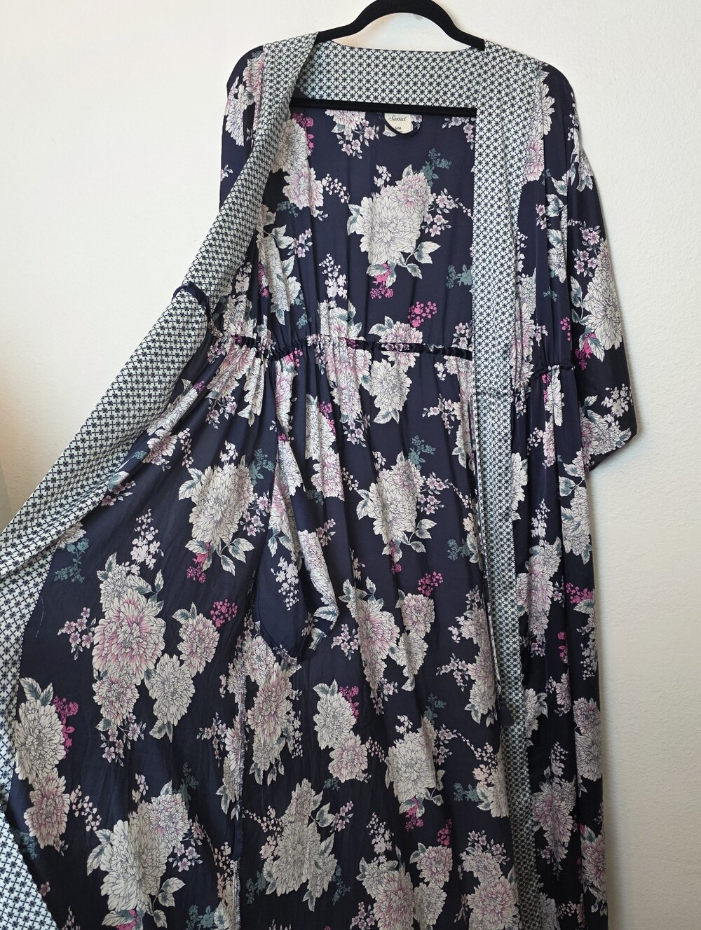 SOMA Cool Nights Long Robe In Foraged Floral Grand Blue Pockets Satin Size S/M - Picture 7 of 11